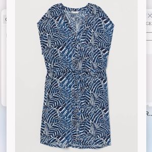 H&M Size 10 Blue/Leaf Patterned V-Neck Dress with Tie Belt